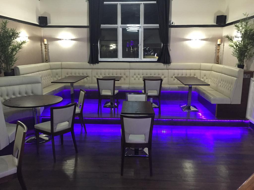 White Horse Hotel Builth Wells Esterno foto